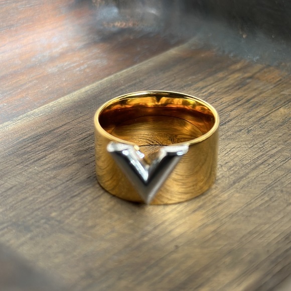 V ring essentials - Picture 5 of 8